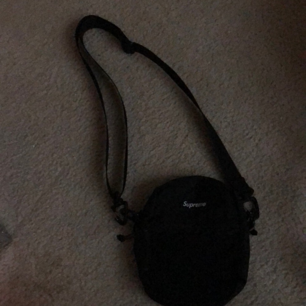 supreme shoulder bag